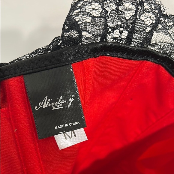 Alicia y Elegant Red black Lace Corset Top strapless medium women’s widow top - Picture 5 of 6